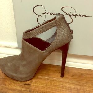 Jessica Simpson Fionna Grey booties